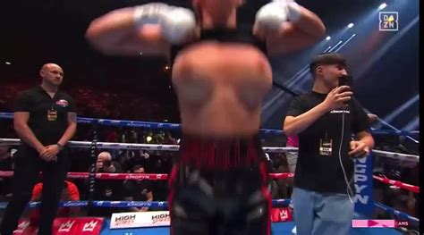 daniela hamsley flash|OnlyFans star Daniella Hemsley flashes crowd celebrating boxing。